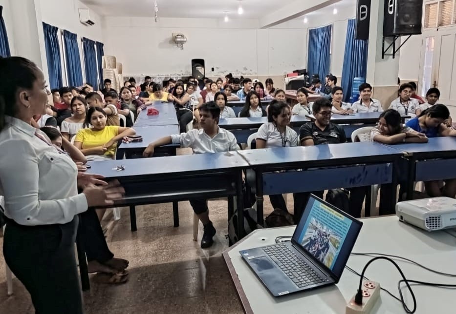 Talleres y charlas educativas a estudiantes de secundaria